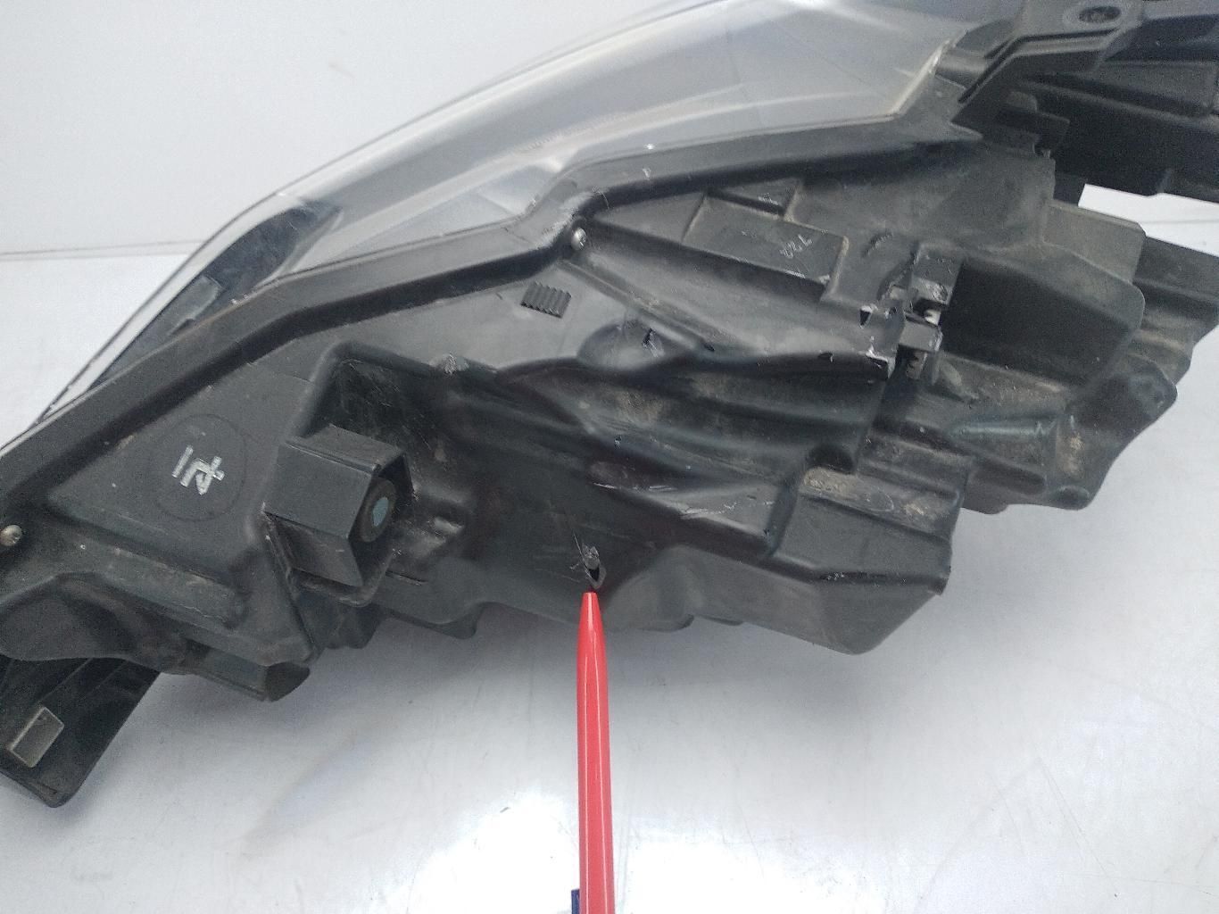 LAMPA PRAWA PRZOD FULL LED MAZDA 6 GJ KOITO 100-65041