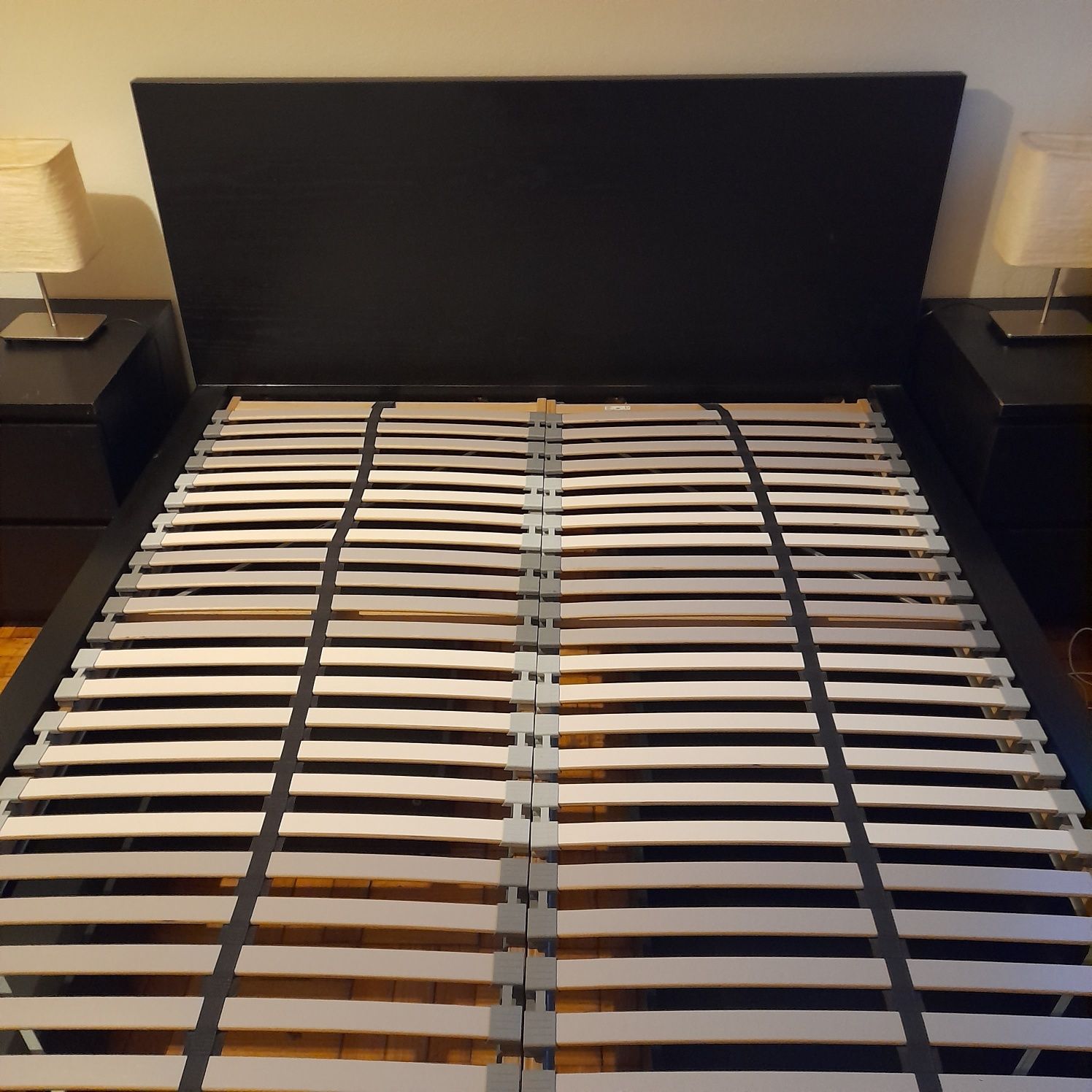 Mobília de quarto cama e mesas de cabeceira