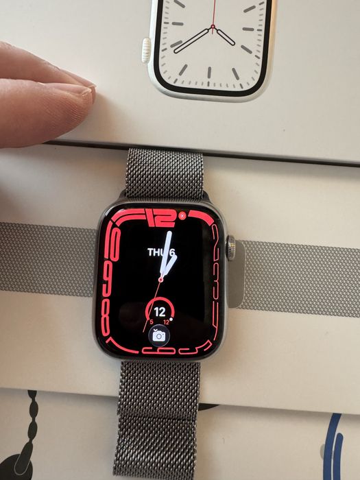 Apple Watch Series 7 45mm Stainless Steel, Milanese loop