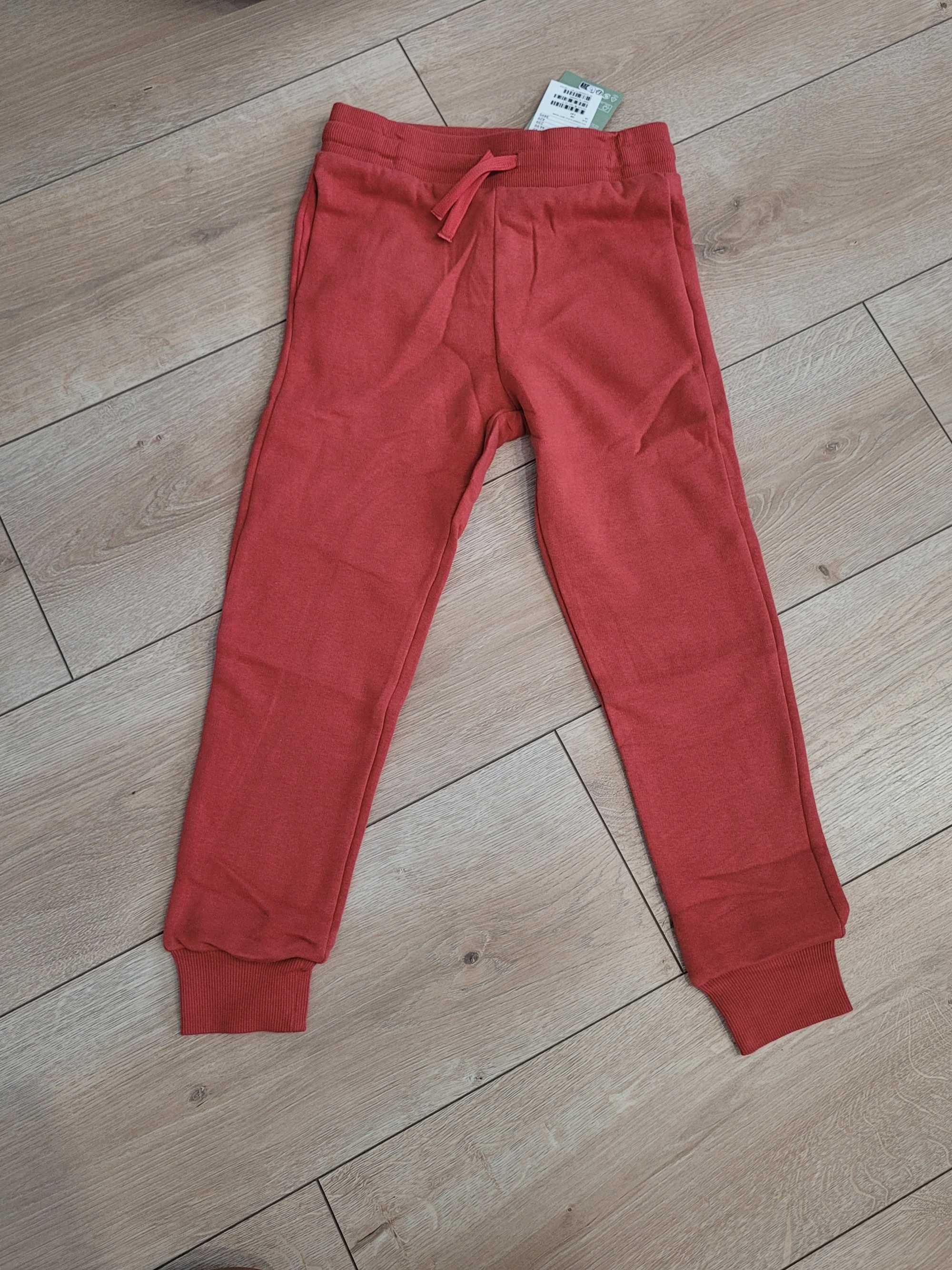 128 Nowe joggery dresowe chłopięce H&M czerwone joggersy z meszkiem