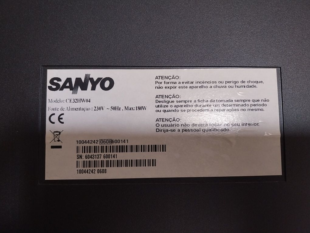 Televisão com comando Televisão modelo CE32HW04 da Sanyo