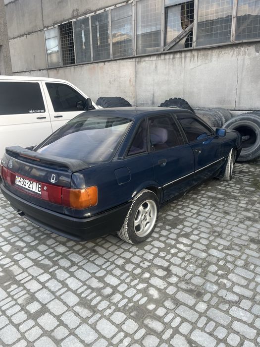 Audi 80 продам 1,8 бензин