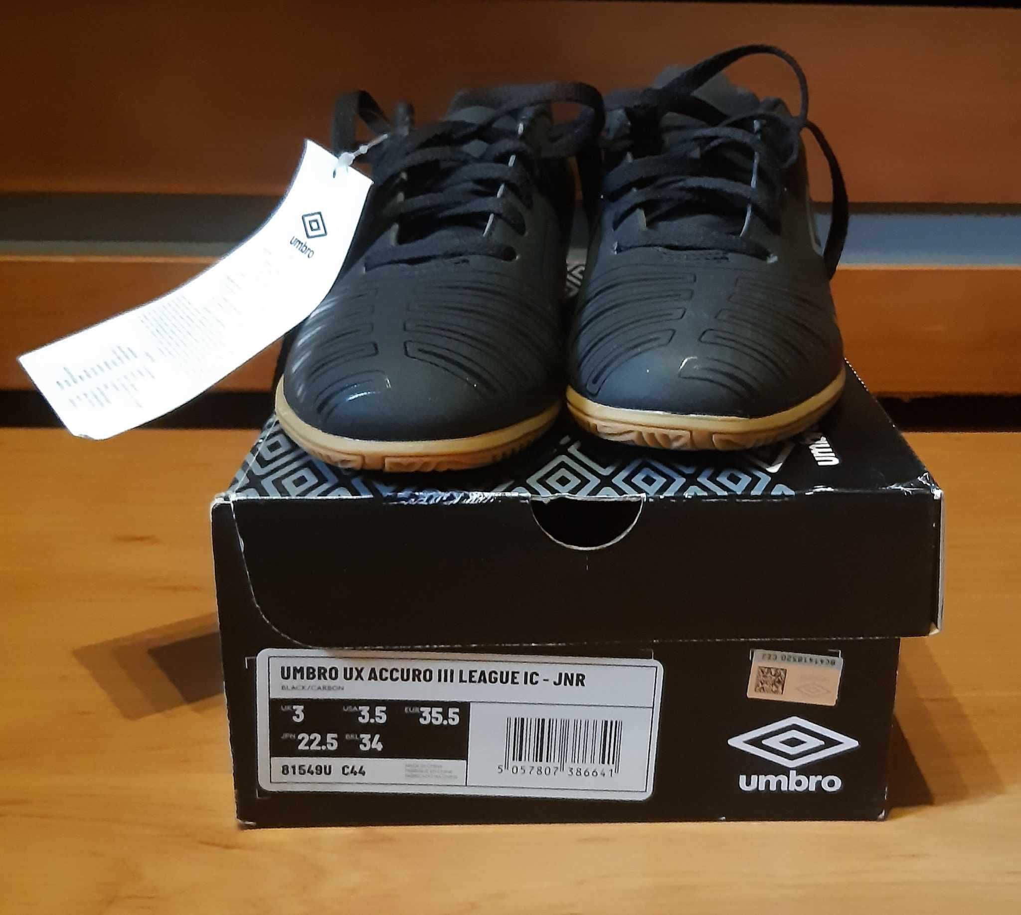 Umbro buty halowe UX Accuro III rozmiar 35.5