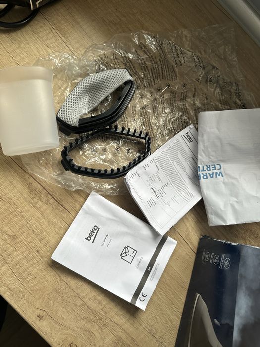 Parownica do ubrań BEKO STM4116B