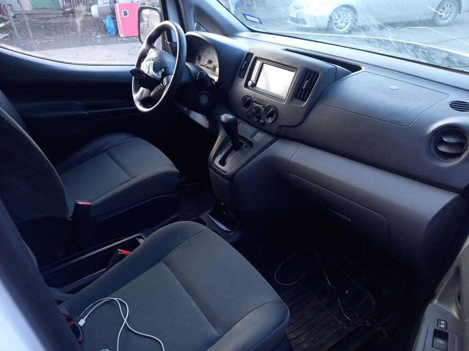Микроавтобус грузовой Nissan NV 200