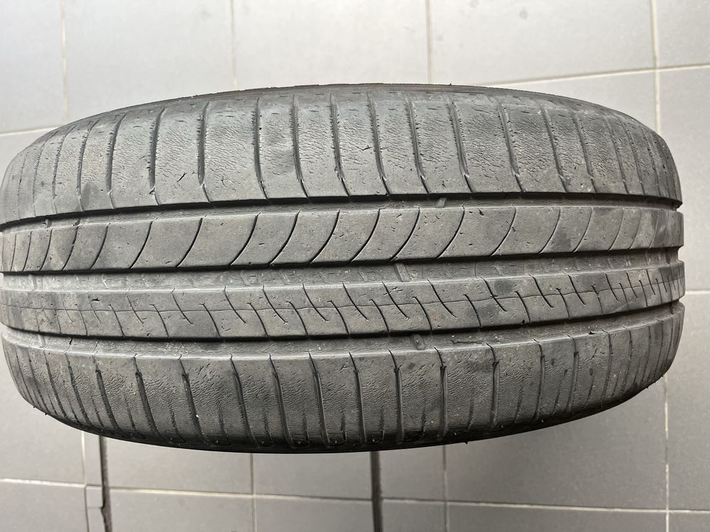 4 pneus Michelin energy saver 205/55 R16 70% piso