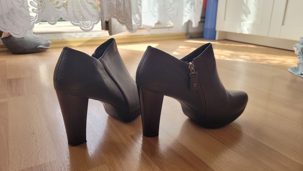 Wysoki obcas półbuty