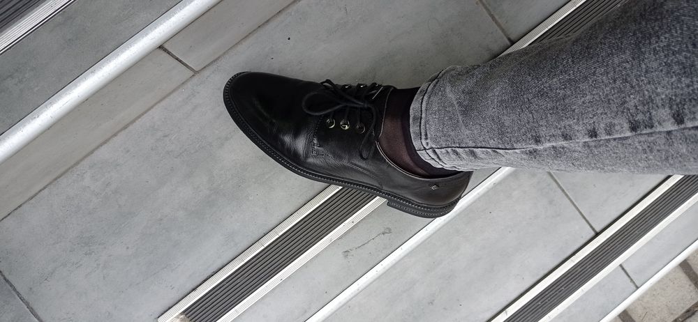 Женские кожаные туфли на шнурках размер 39(стелька 25.5 см)