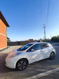 Продам Nissan leaf