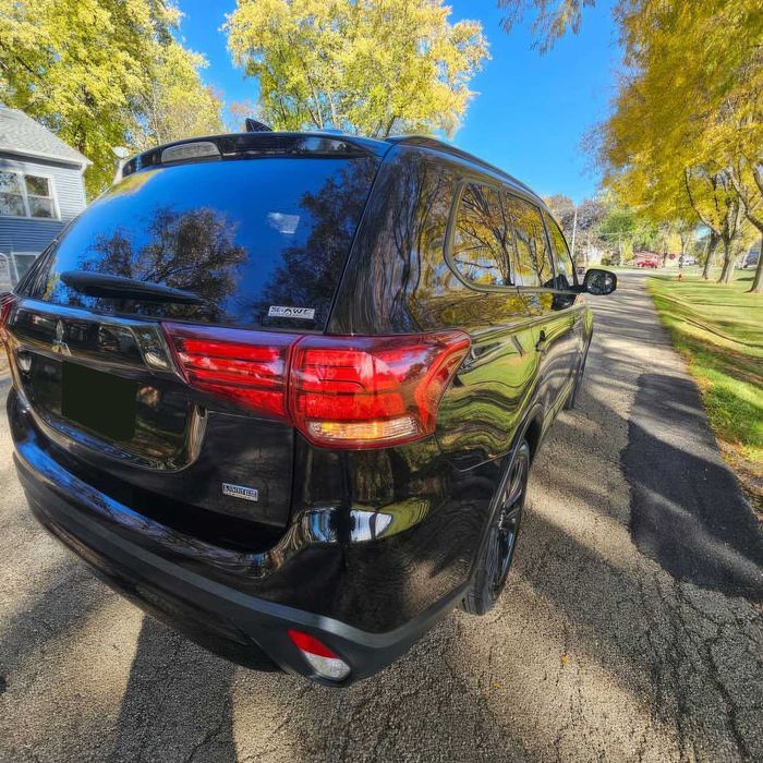 Mitsubishi Outlander SE      2020