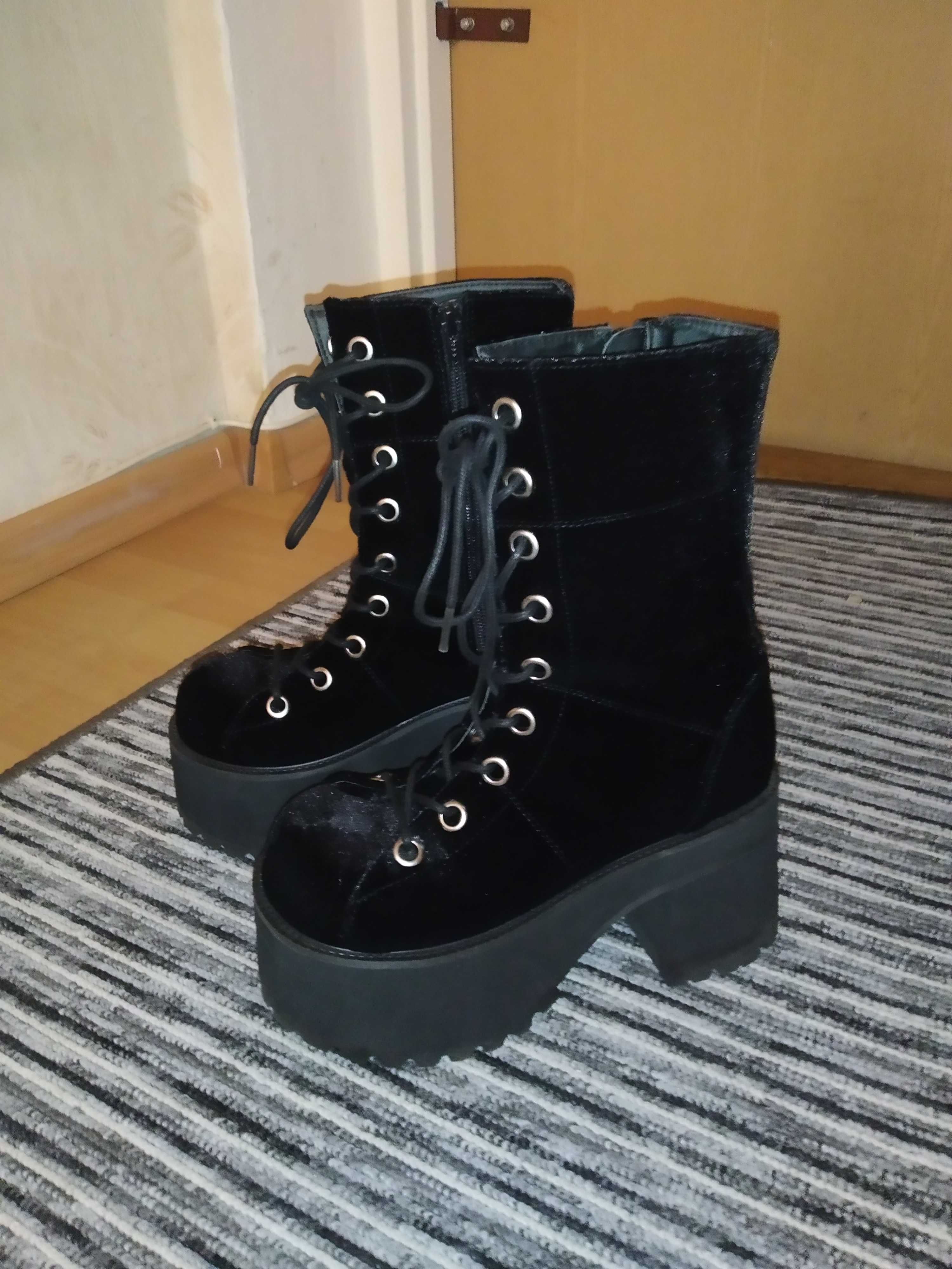 Buty gotyckie goth Demonia Ranger-301 czarne welurowe założone raz