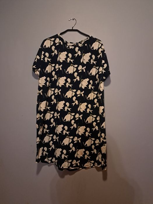 Sukienka w kwiaty xl