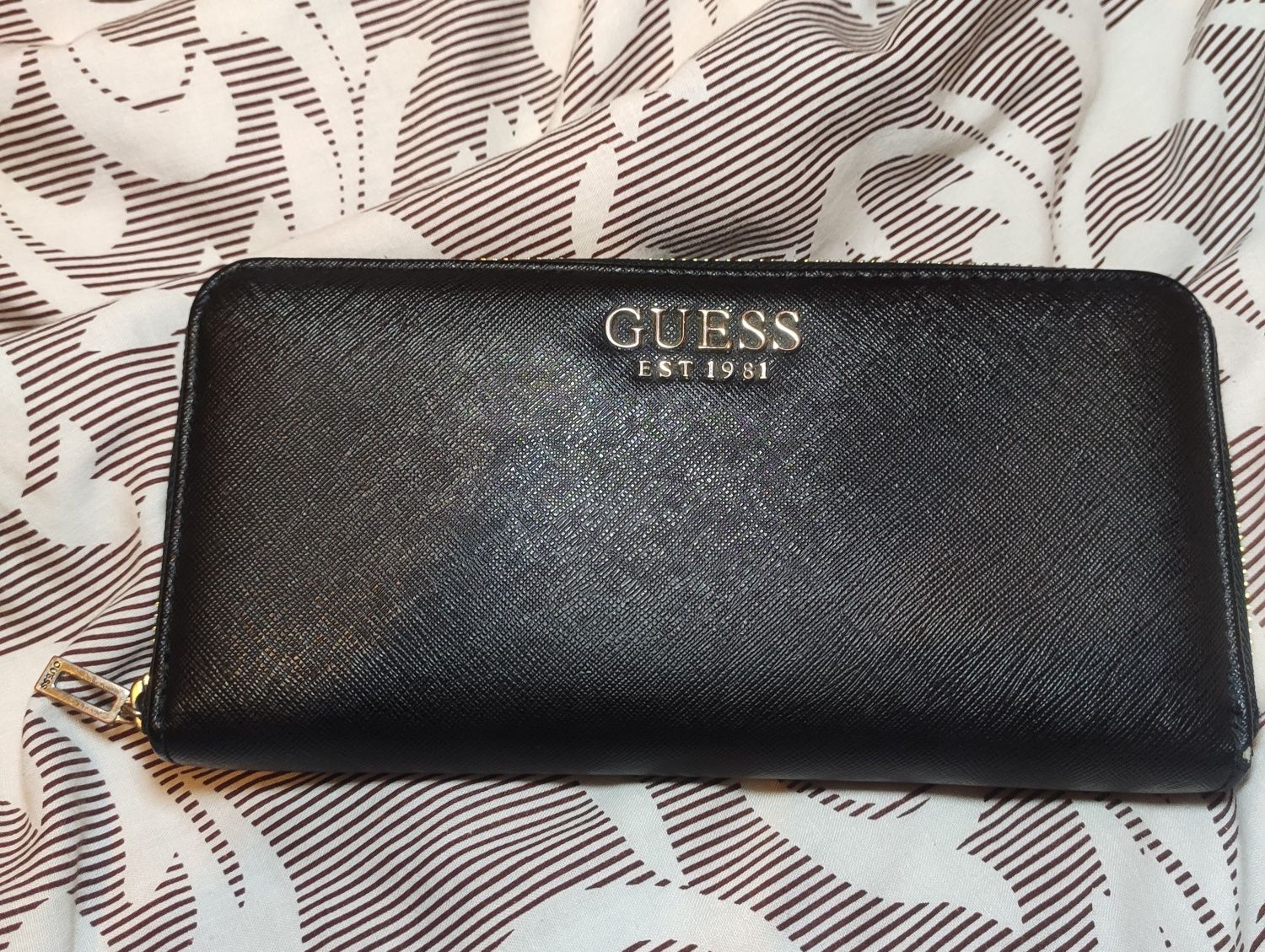 Кошелек клатч женский Guess, Гесс СРОЧНО не дорого.