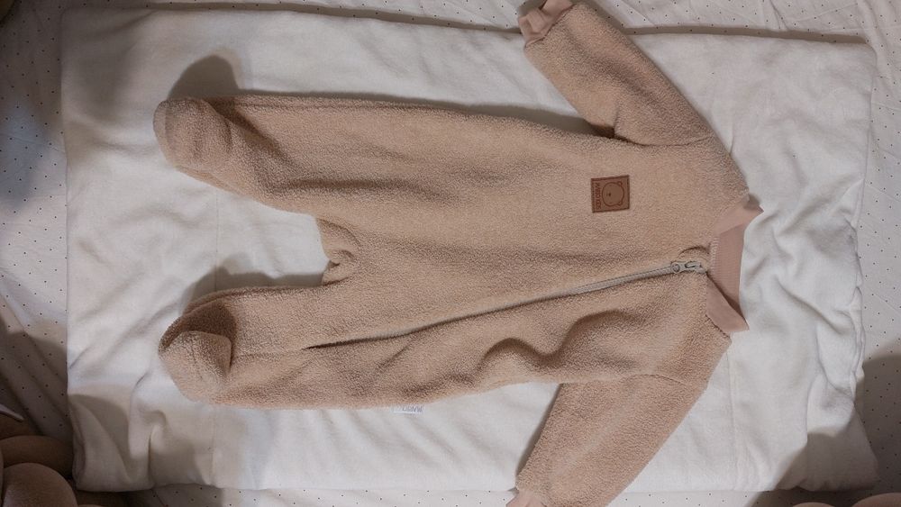 Боді і повзунки, чоловічки шапки. Дитячий одяг 6шт