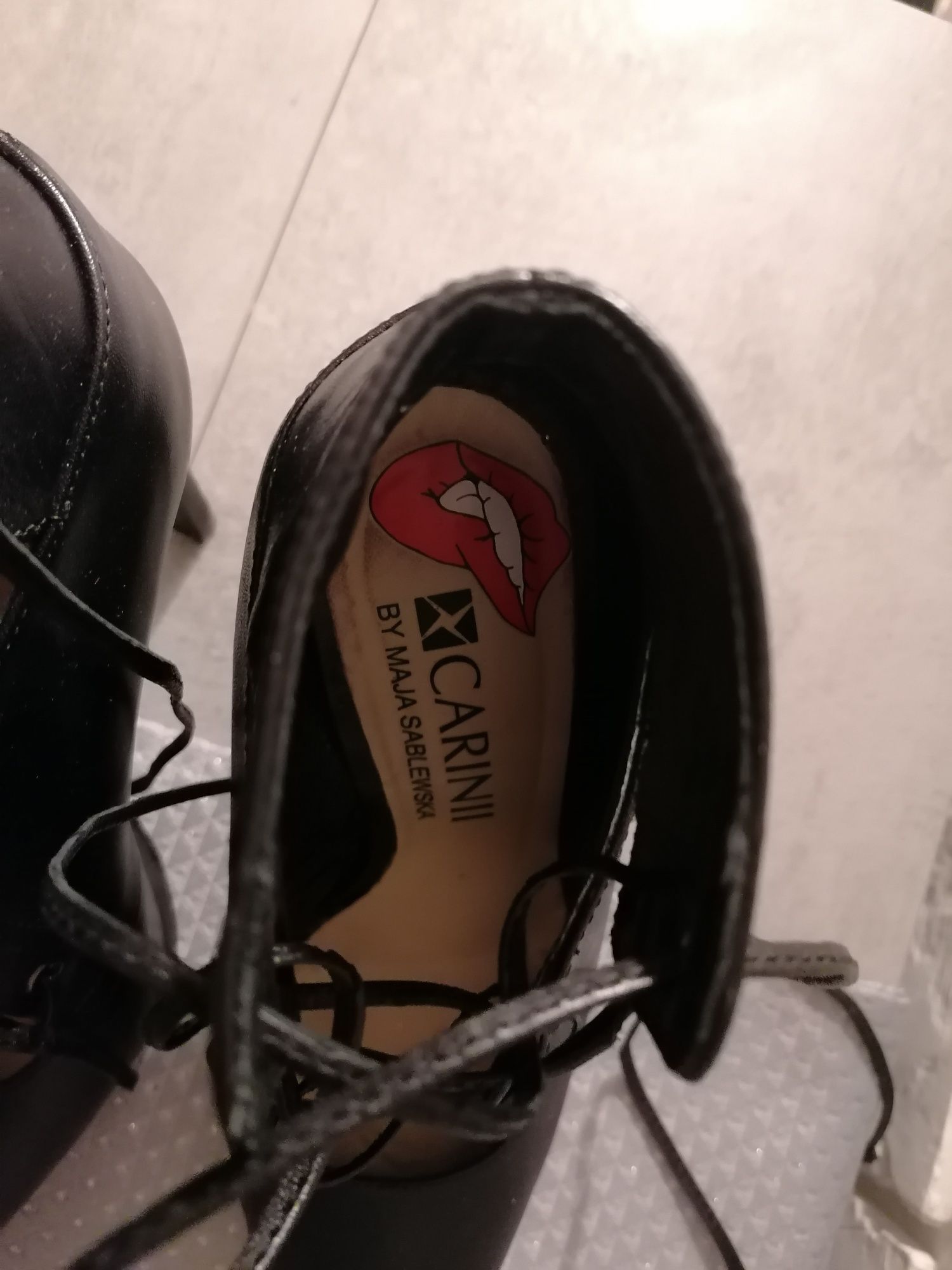 Botki czółenka wiązane