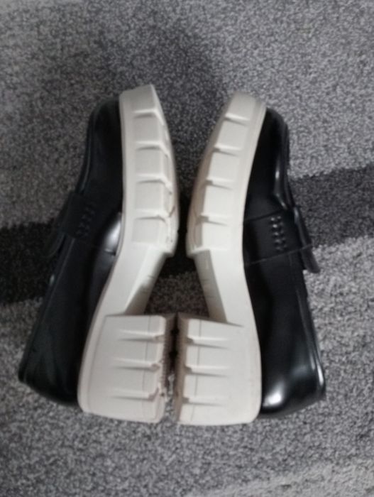 Mokasyny damskie czarne Cropp 37