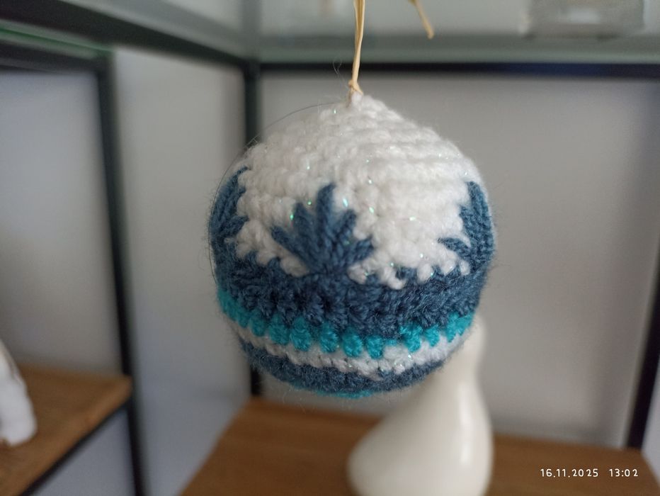 Bombki szydełkowe niebieski biały 6 cm zestaw 2 sztuki