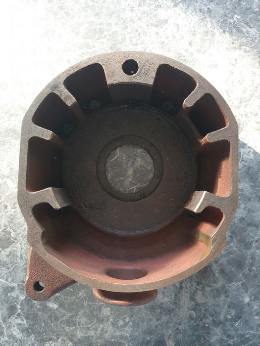 Obudowa hamulca prawa Bizon stary typ5040
24
061
2