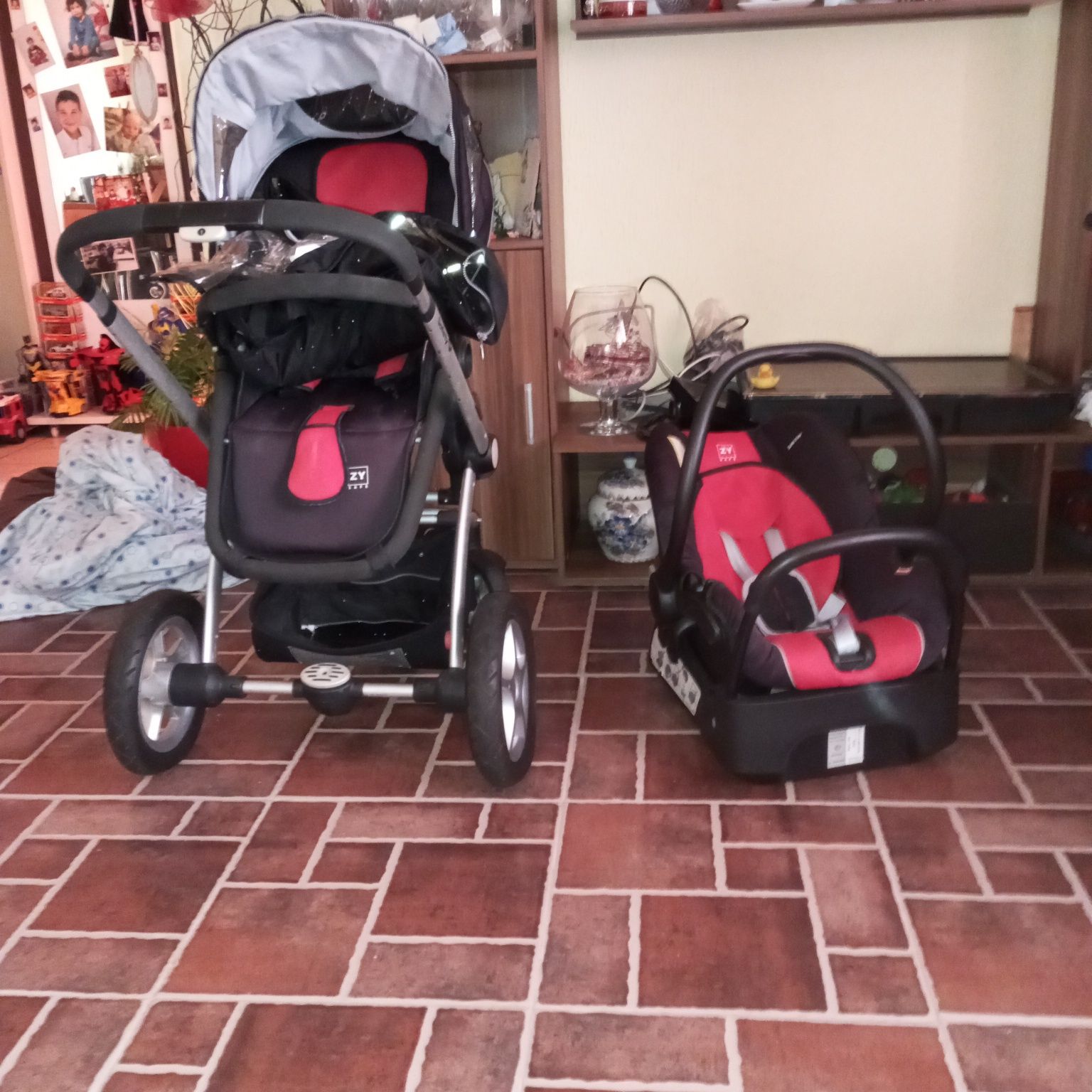 Vendo carrinho bebe marca Zippy