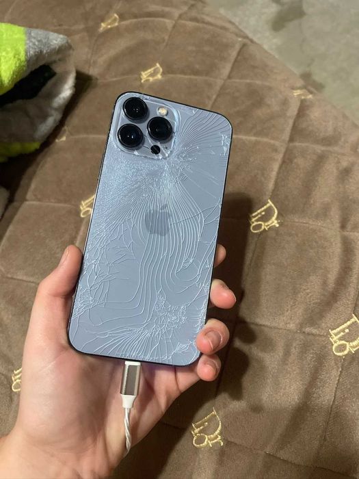 Iphone 13 pro max побита задня кришка 256 гб батарея 79%