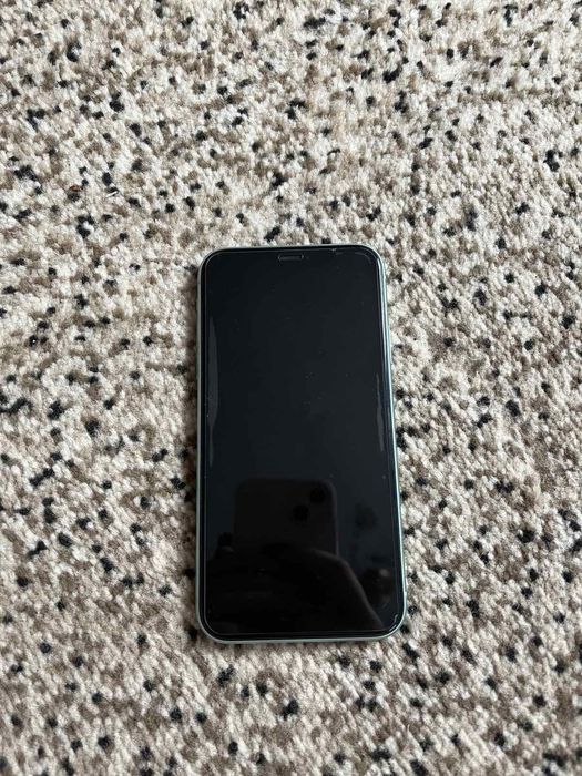 Продам Айфон 11 64 gb
