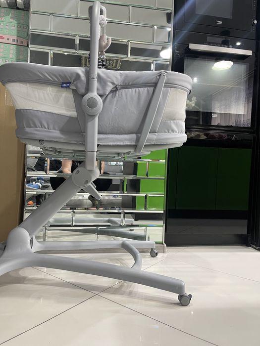 Chicco baby hug air (na gwarancji) +materac z prześcieradełkiem