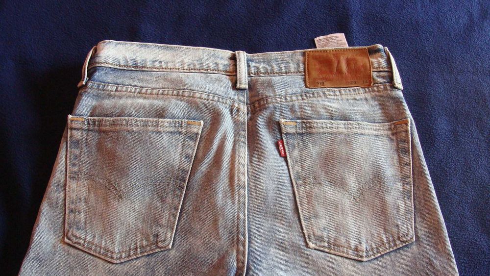 Calças Jovens da  Levis