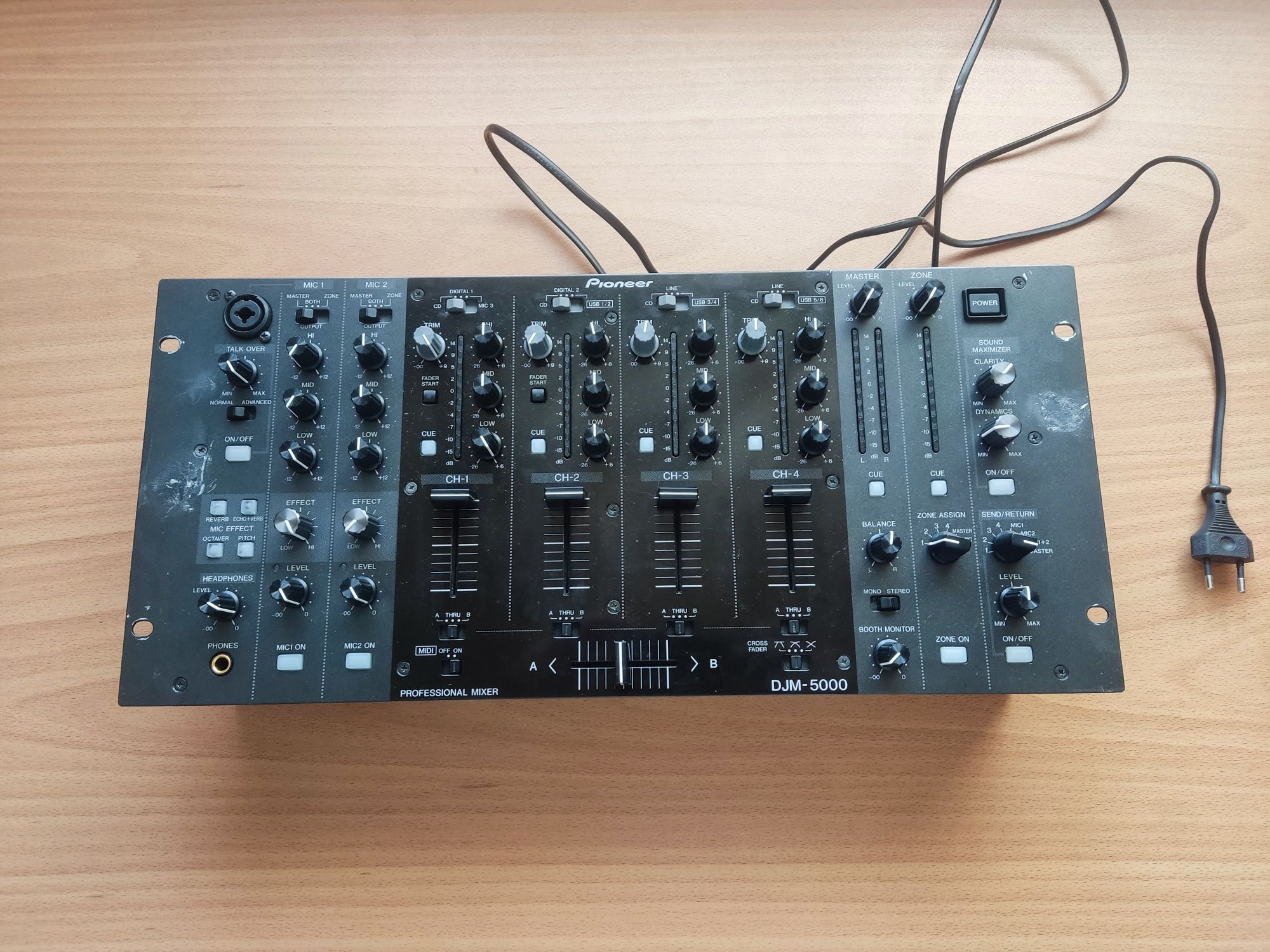 Pioneer DJM 5000 (не djm 900, не xone)