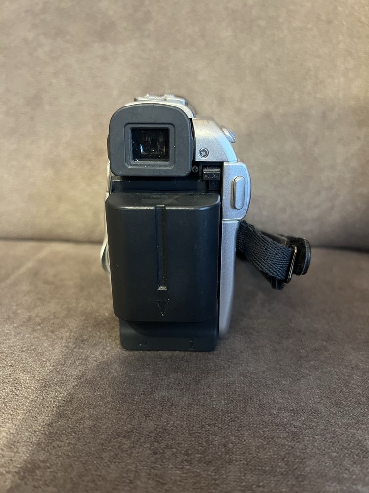 JVC Digital Video Camera GR-D240E Mini DV Kamera Ładowarka Kaseta