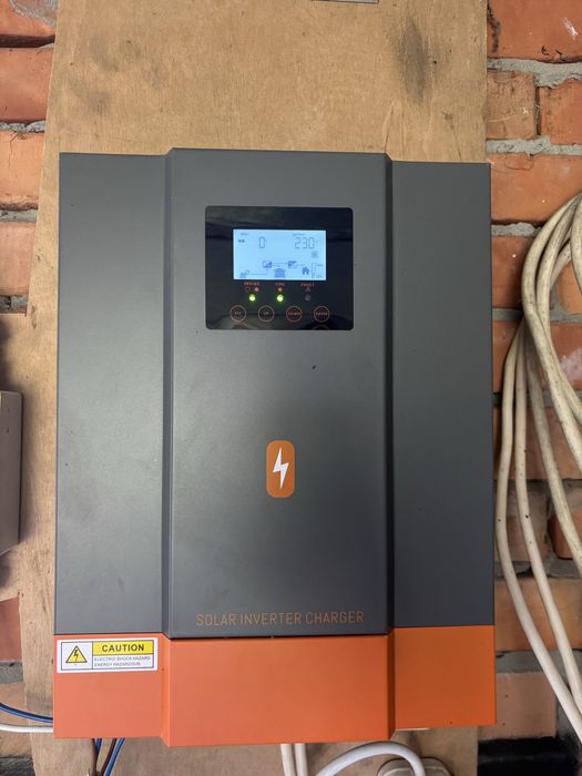 Гібридний інвертор PowMr 1.6KW 12V