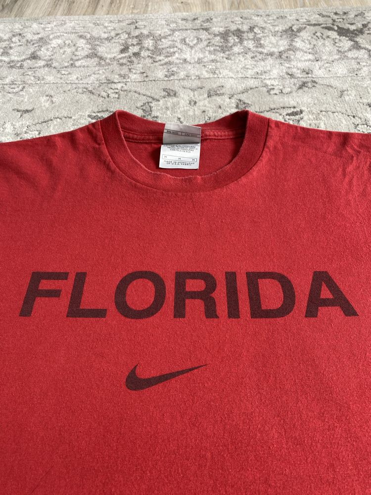 Czerwony tshirt nike 2000s y2k vintage z duzym logo Rozmiar M