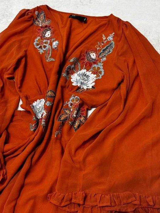 piękna unikatowa sukienka asos® folklor indie wzory haftowane kwiaty