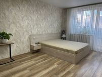 Мира 26, (Южный),  Сдам в центре посуточно 2 ком.