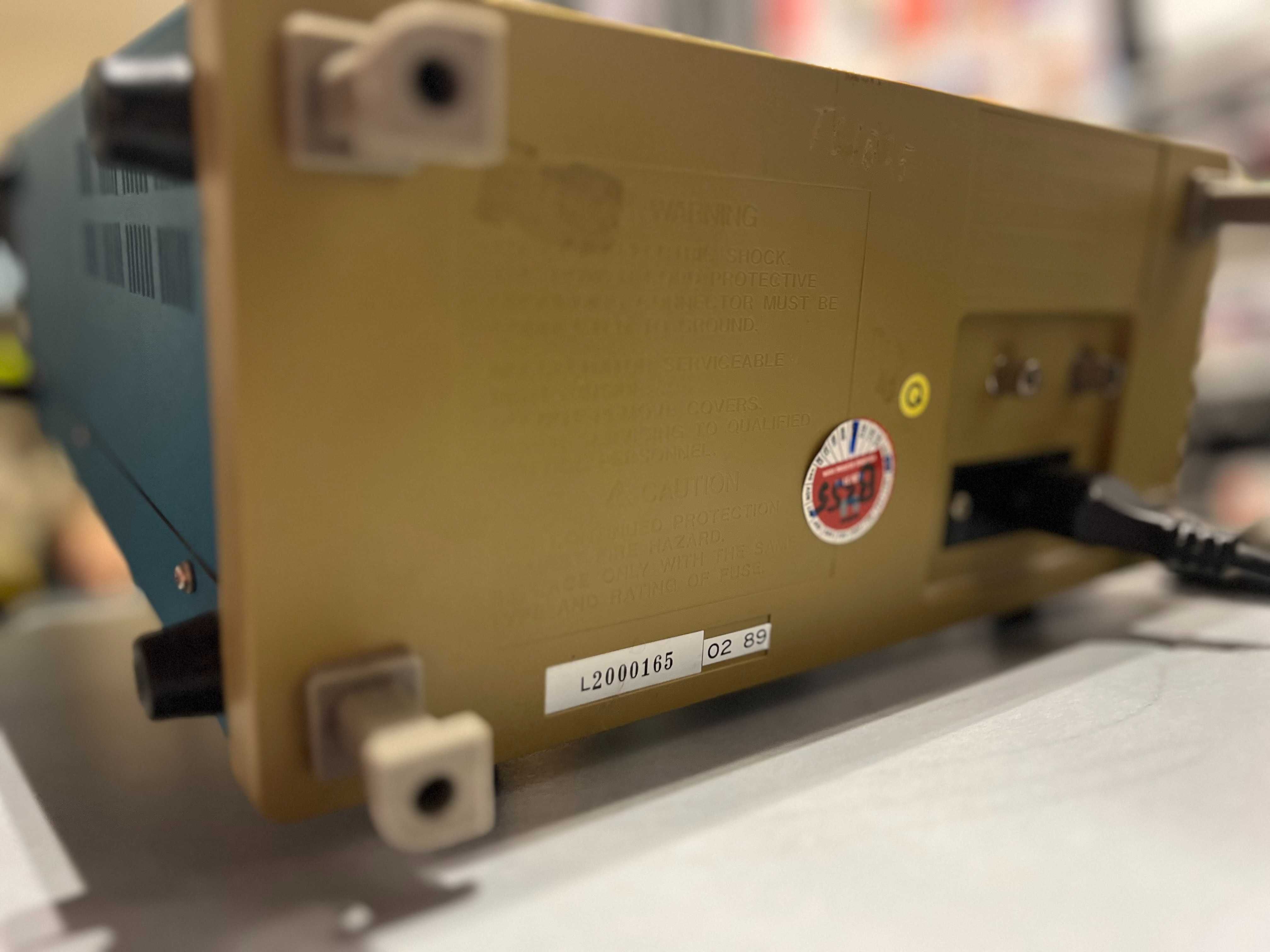 Analogowym oscyloskopie 20 MHz z lat 80 Handykit  202E