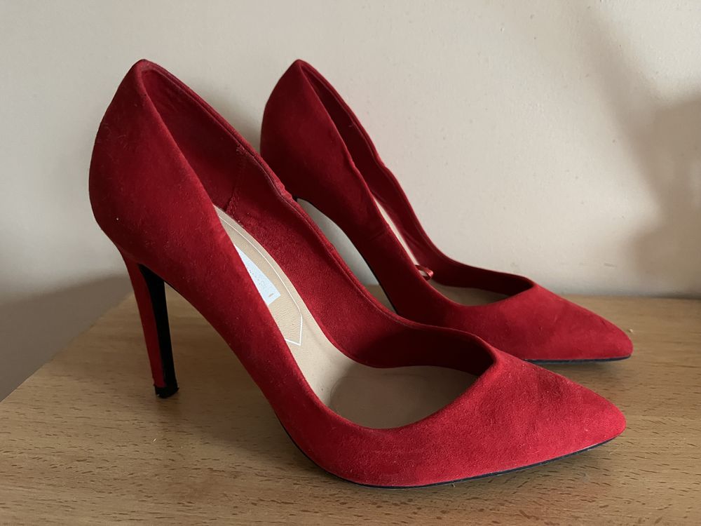 Sapatos estilo stiletto 37 vermelhos