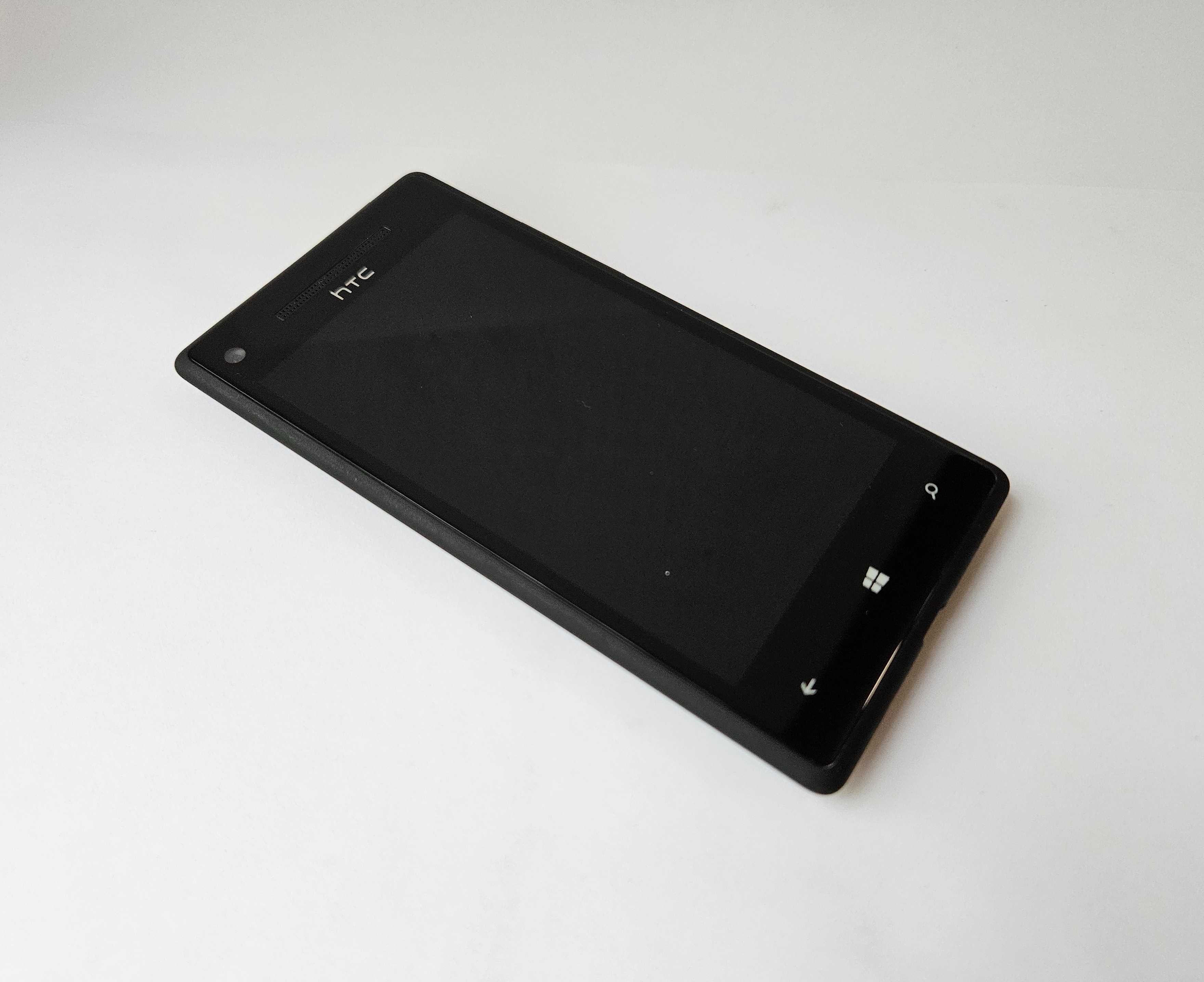 Мобільний телефон HTC Windows Phone 8X