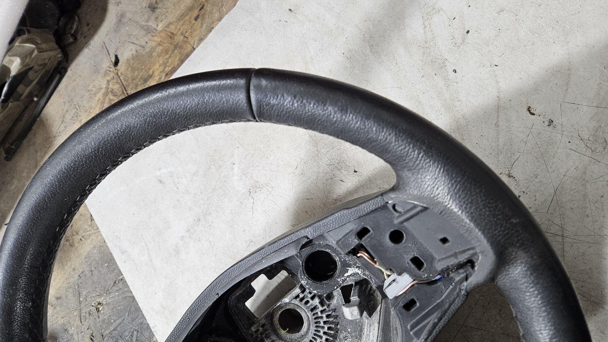 Kierownica skóra skórzana podgrzewana opel corsa d