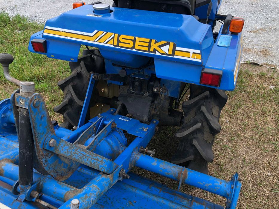 Traktorek Iseki TU135 z glebogryzarką 13KM napęd 4x4
