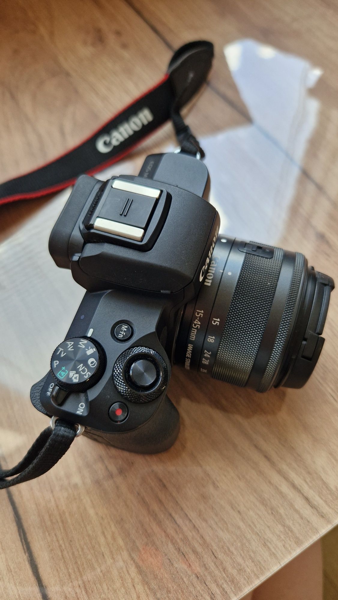 Продам Canon EOS M50 kit