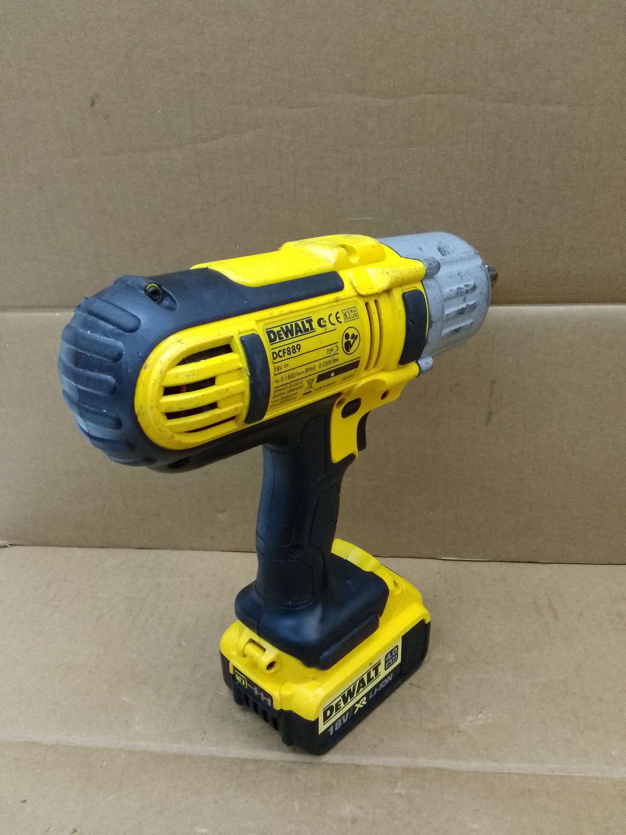 DeWalt DCF889 Akumulatorowy Klucz Udarowy 1/2" 540Nm 18V 4.0Ah