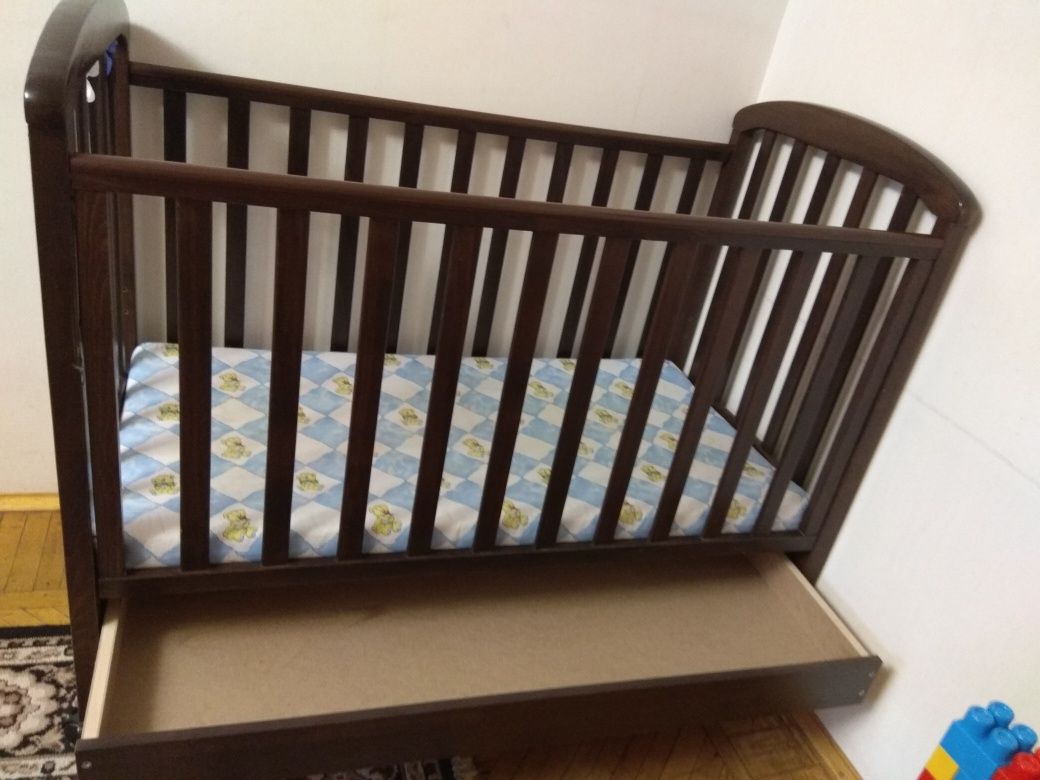 Кроватка / кровать для новорожденного + матрас