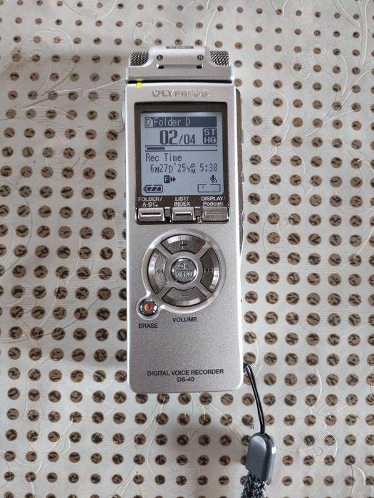 Цифровий диктофон Olympus DS-40/WS-321M 90-х років не вмикається