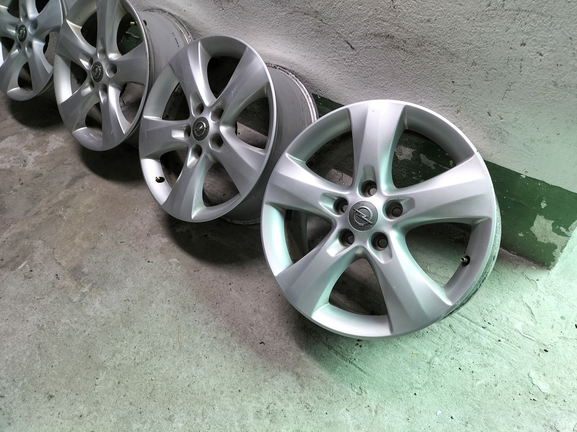 Felgi aluminiowe 17 cali 5x115 Opel Chevrolet