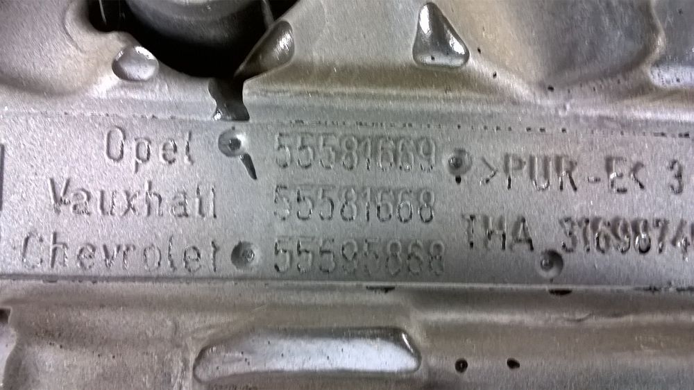 Tampa do Motor - 55581669 / 55581668 / 55595868 - OPEL CORSA E (X15)