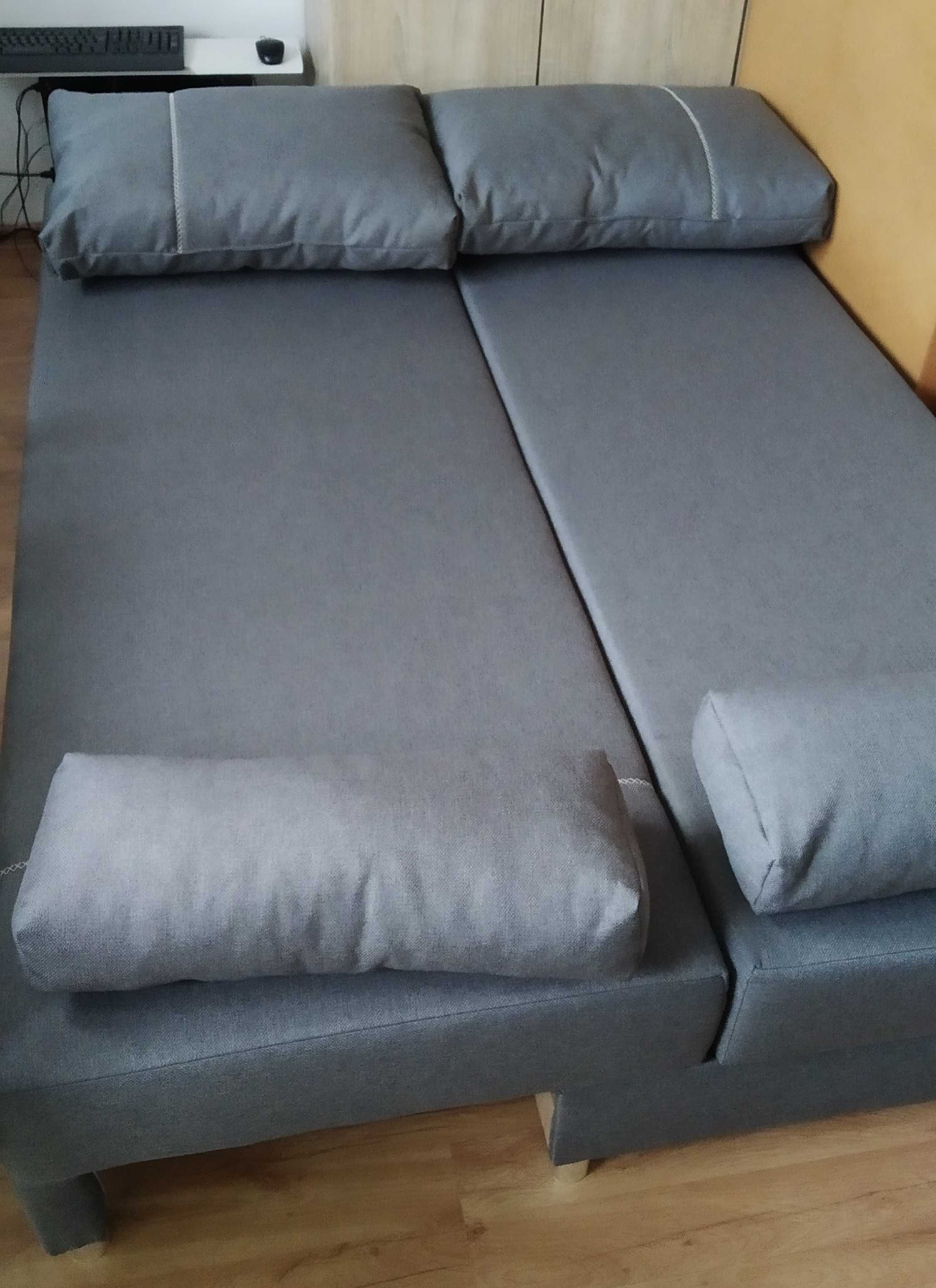 Sofa rozkładana trzyosobowa