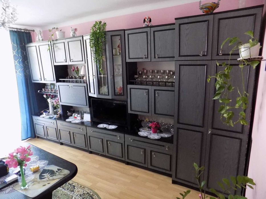 Meblościanka do pokoju lub salonu