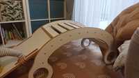 Drewniany bujak Montessori+ zjeżdżalnia, poducha i blat stołu