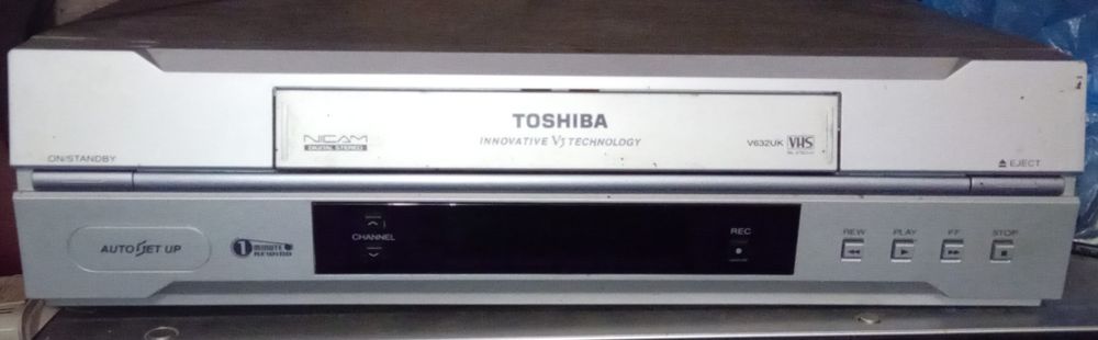 Відеомагнітофон.