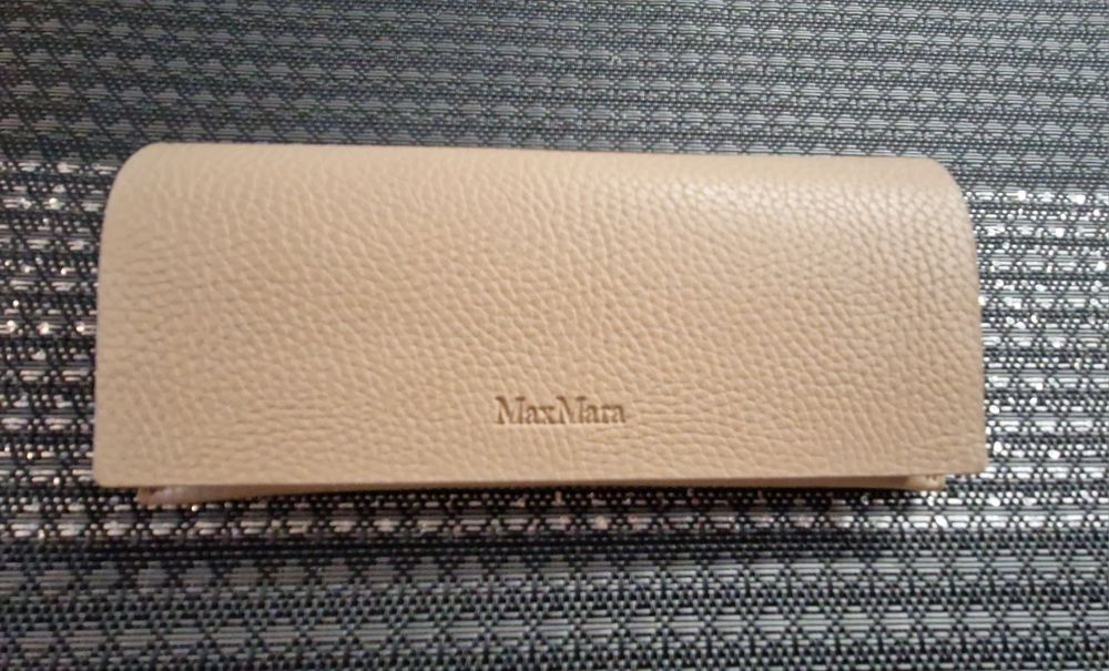 MaxMara etui pokrowiec na okulary
