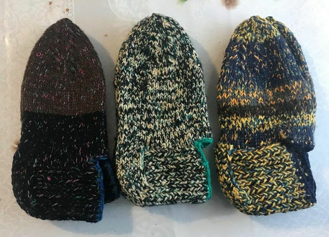 Слідки, в'язані капці
